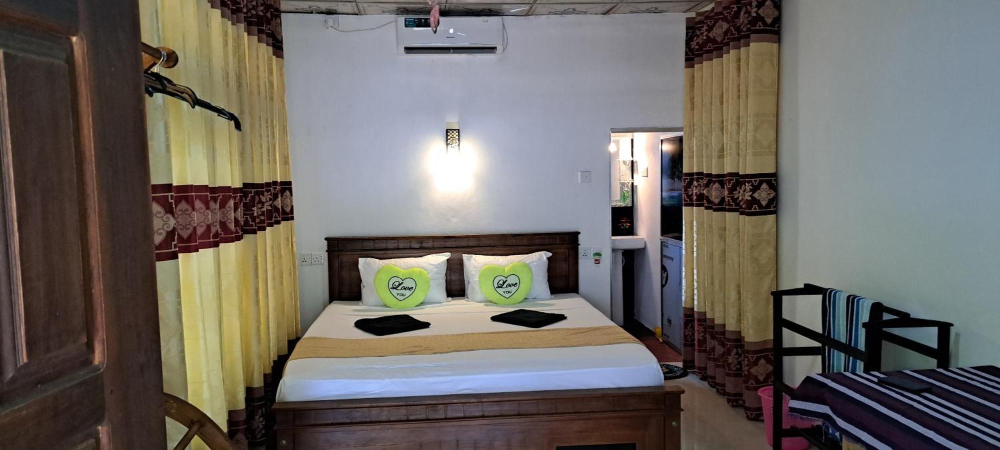 Kavidi Home Stay Tangalle Oda fotoğraf