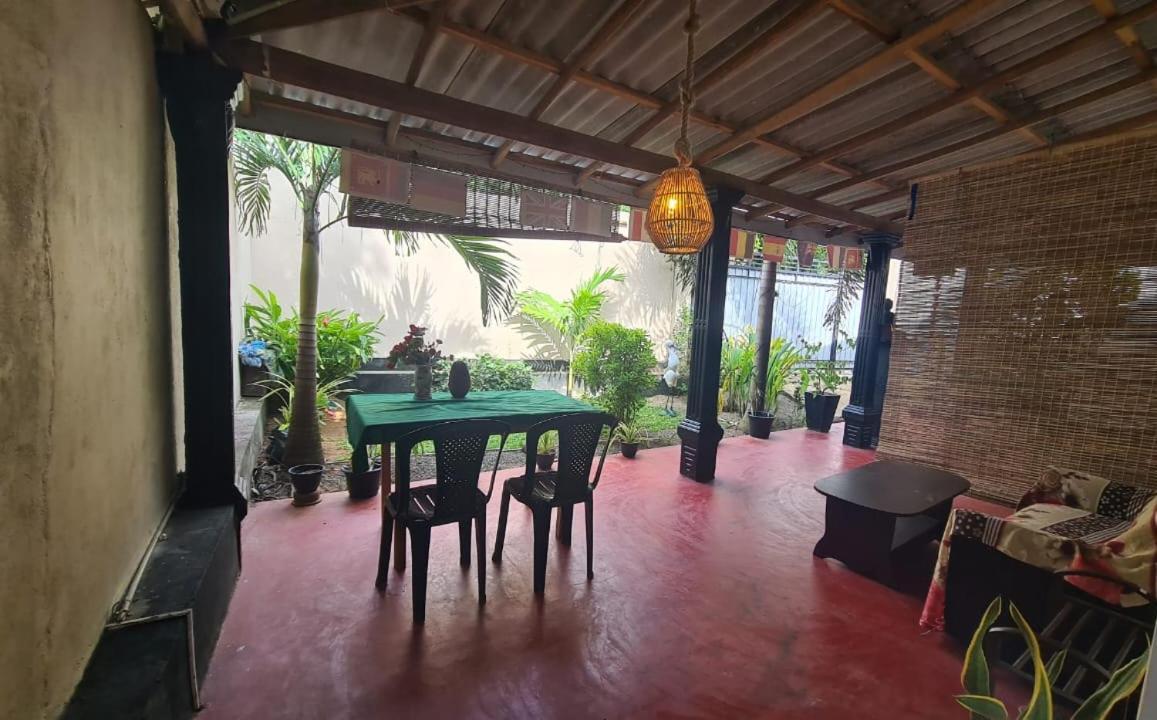 Kavidi Home Stay Tangalle Oda fotoğraf